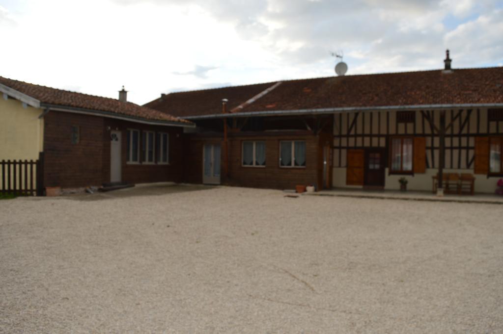 Au Passage Des Grues Bed & Breakfast Drosnay Екстериор снимка